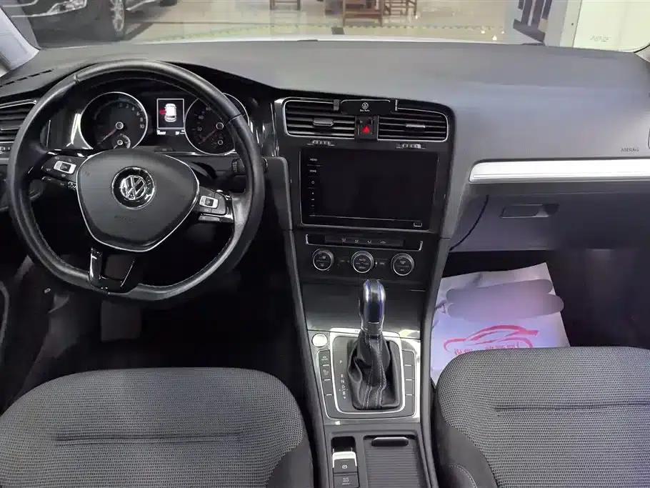 2020 Golf EV — миниатюра 12