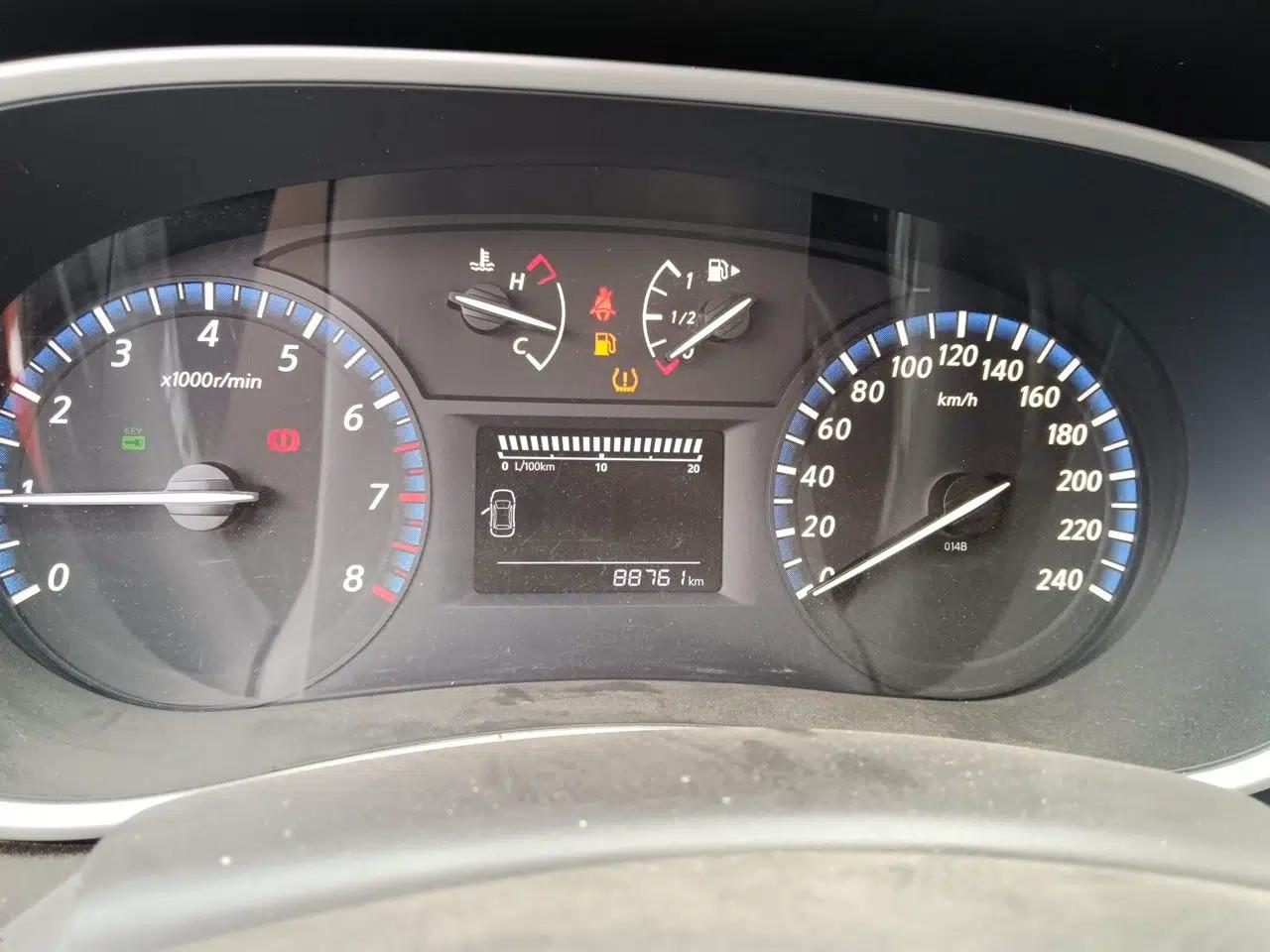 Venucia T90 2017 2.0L Manual ZhiShang Edition — миниатюра 11