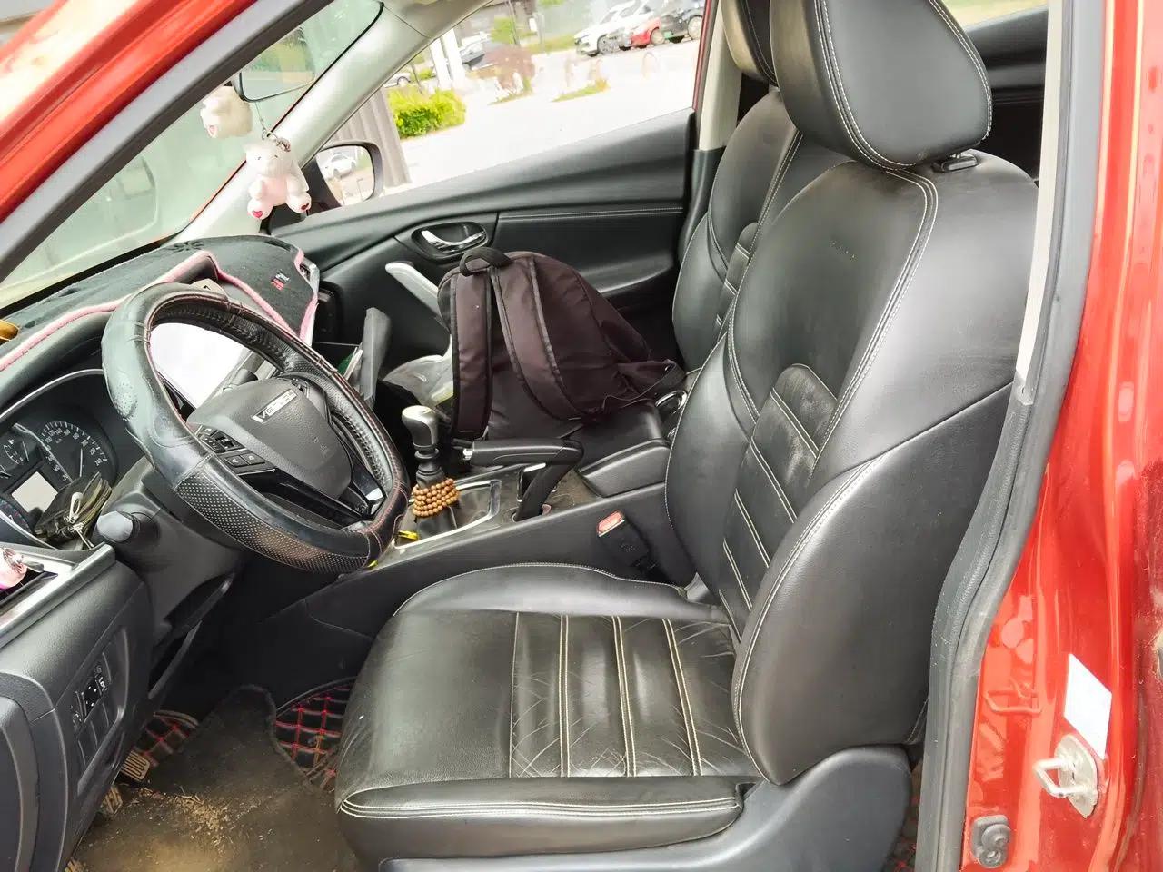 Venucia T90 2017 2.0L Manual ZhiShang Edition — миниатюра 15