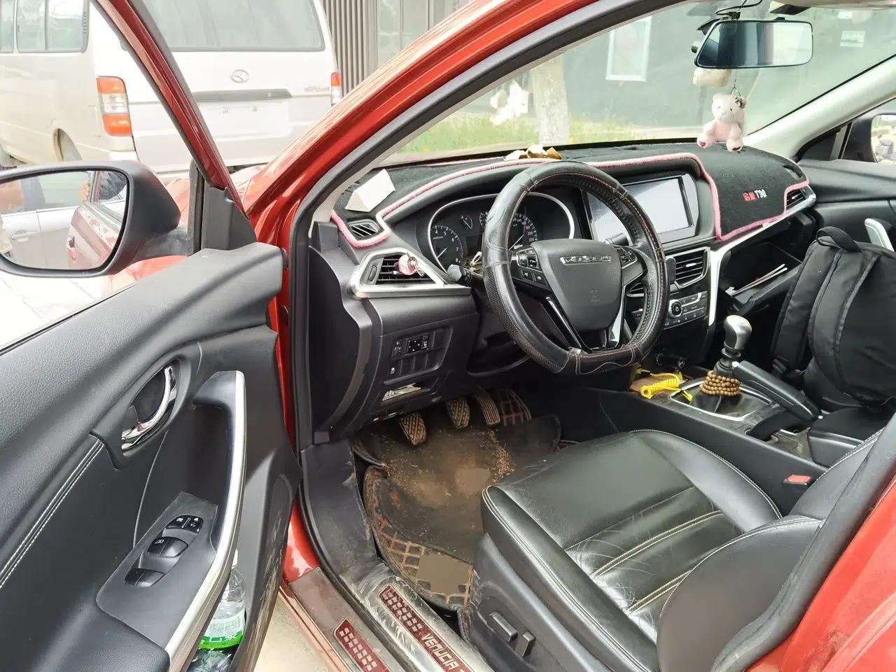 Venucia T90 2017 2.0L Manual ZhiShang Edition — миниатюра 16