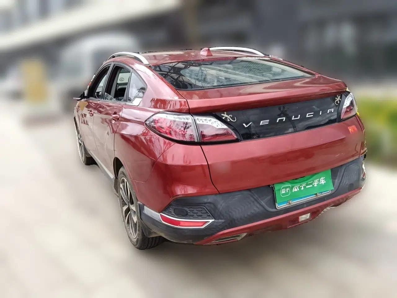 Venucia T90 2017 2.0L Manual ZhiShang Edition — миниатюра 4