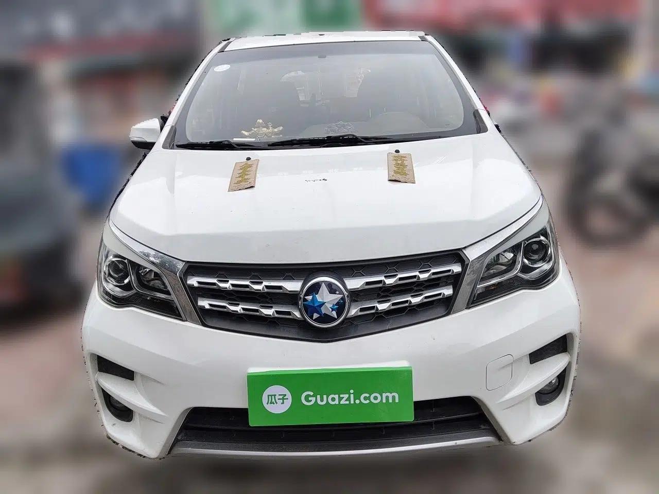 Venucia M50V 2017 1.6L XL CVT Luxury Edition — миниатюра 2