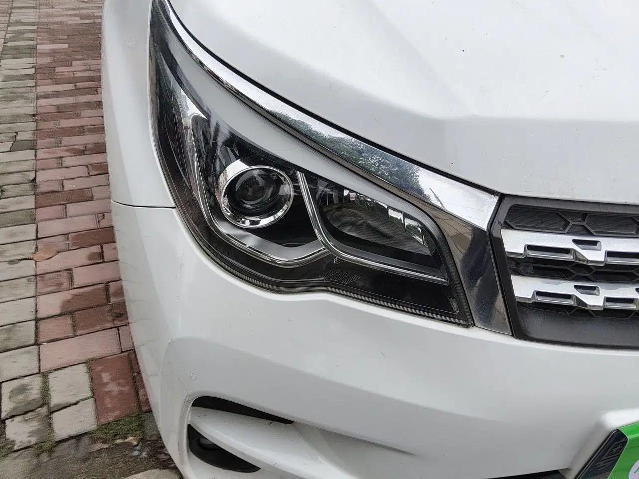 Venucia M50V 2017 1.6L XL CVT Luxury Edition — миниатюра 7