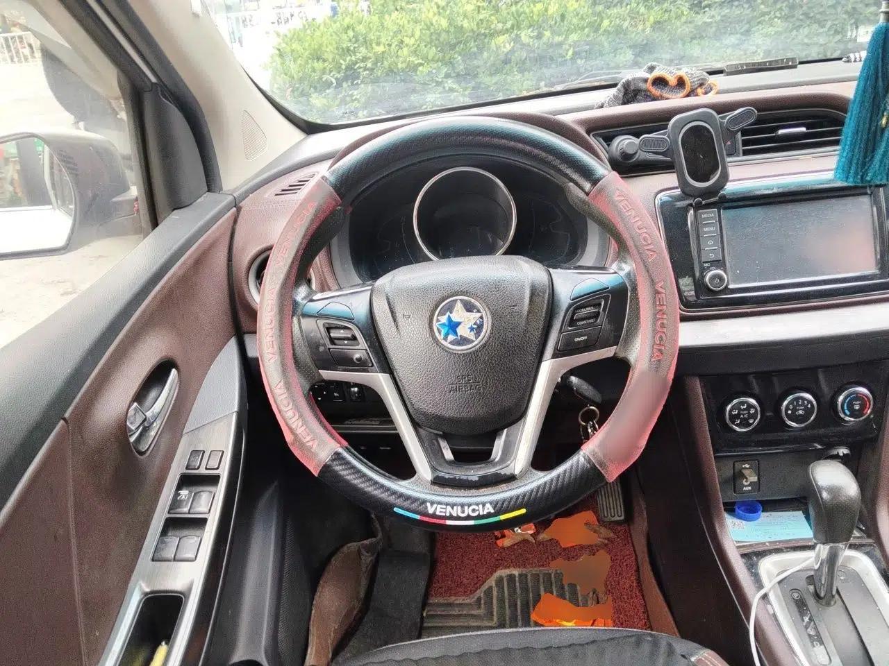 Venucia M50V 2017 1.6L XL CVT Luxury Edition — миниатюра 10