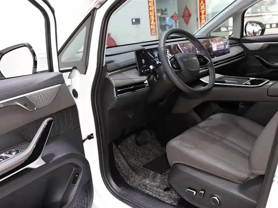 Maxus G70 2024 2.0T Automatic Flagship Edition 6-seater — миниатюра 10