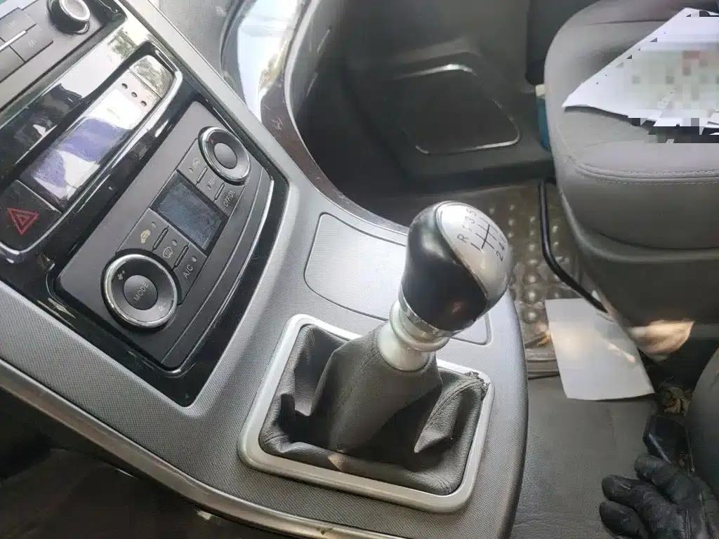 Fengxing CM7 2014 2.4L Manual Business Edition — миниатюра 7