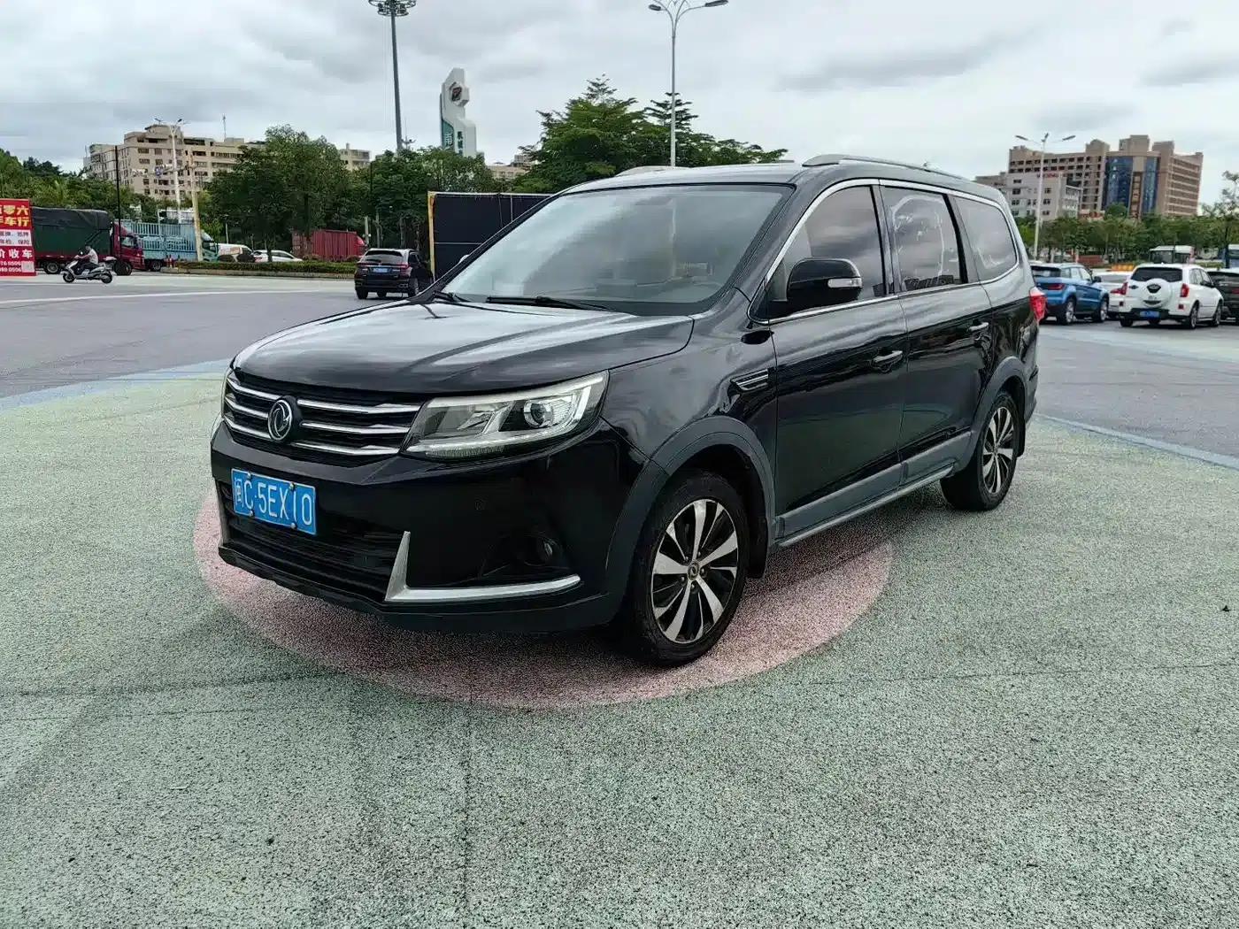 Jingyi X6 2017 Enjoy Series 1.5T CVT Premium Edition — миниатюра 1