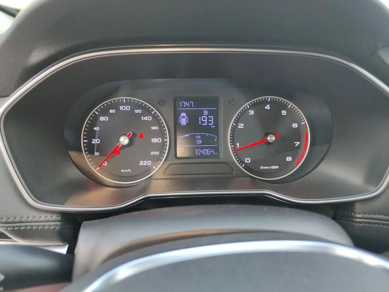 Roewe RX3 2018 1.6L CVT Internet Smart Edition — миниатюра 11