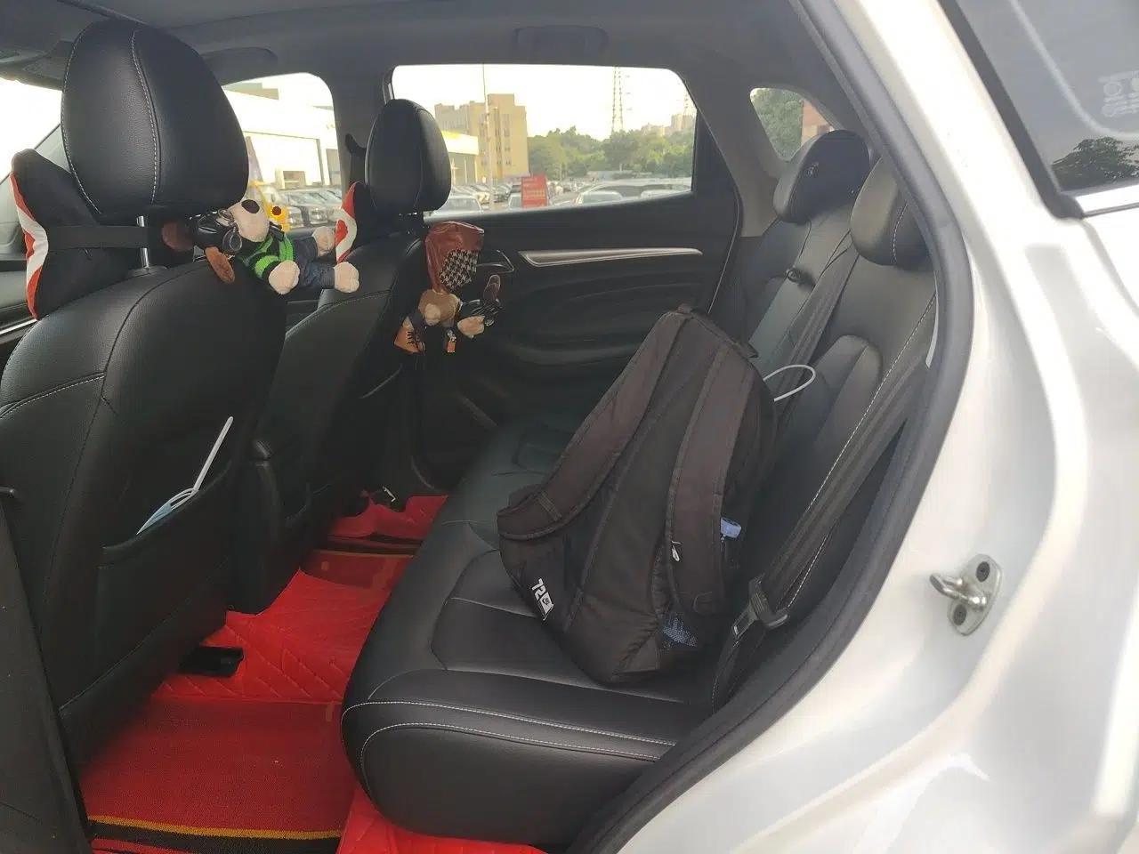 Roewe RX3 2018 1.6L CVT Internet Smart Edition — миниатюра 17