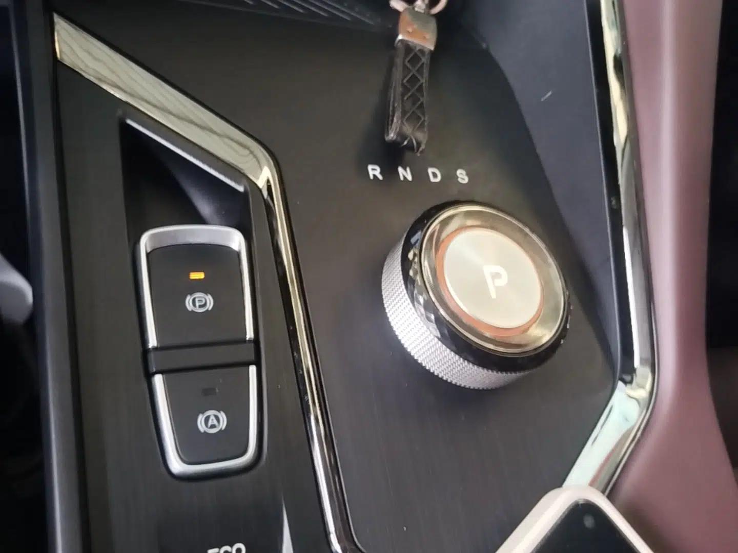 SOL X8 PLUS 2023 1.5 TGDI DCT Smart Edition 7-Seater — миниатюра 16