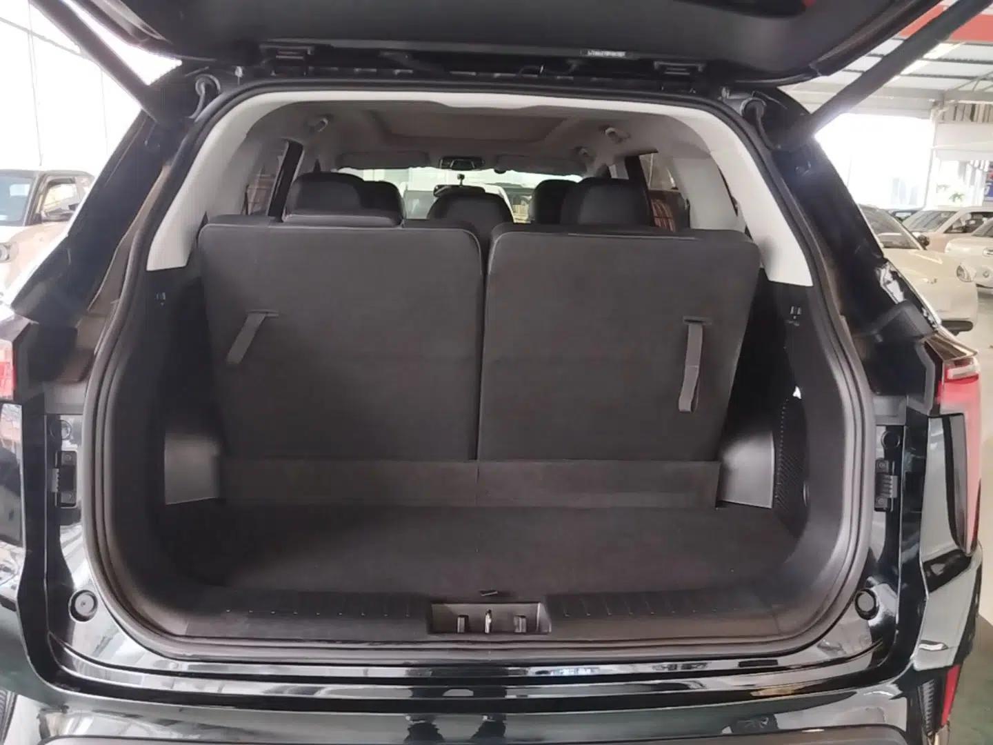SOL X8 PLUS 2023 1.5 TGDI DCT Smart Edition 7-Seater — миниатюра 22
