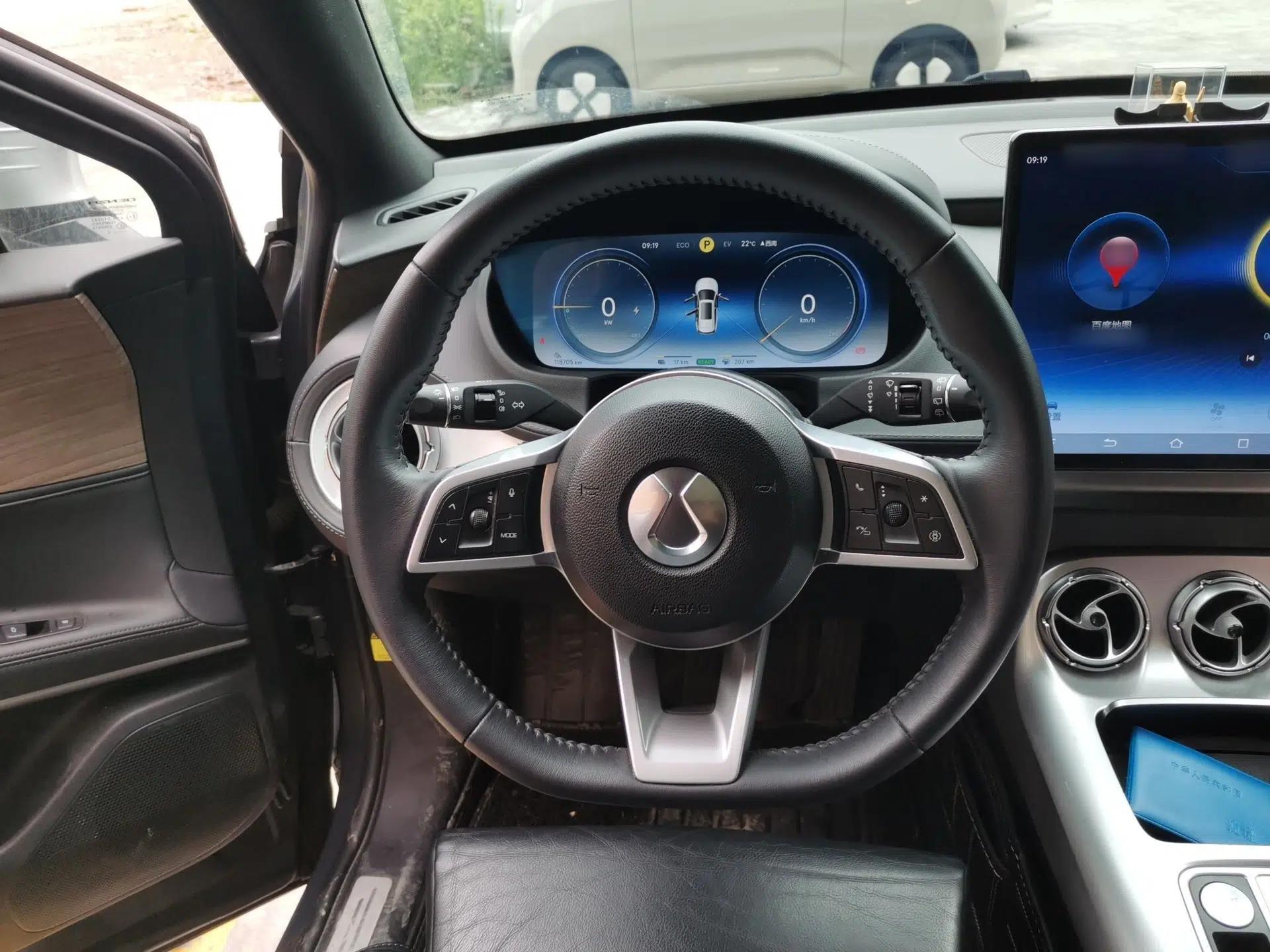 Denza X 2020 PHEV Flagship Edition — миниатюра 10