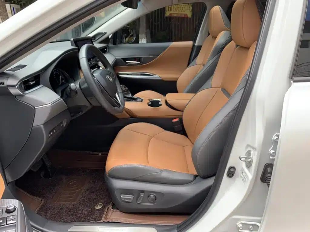 Venza 2022 2.0L CVT 2WD Premium Edition — миниатюра 16
