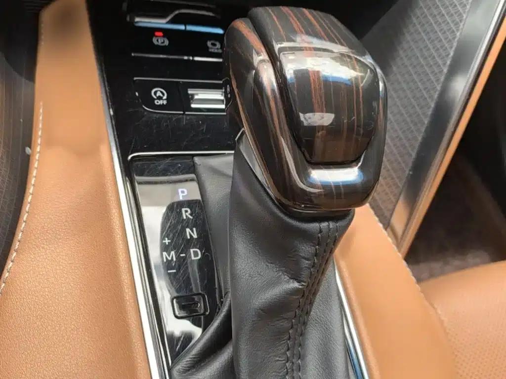 Venza 2022 2.0L CVT 2WD Premium Edition — миниатюра 4