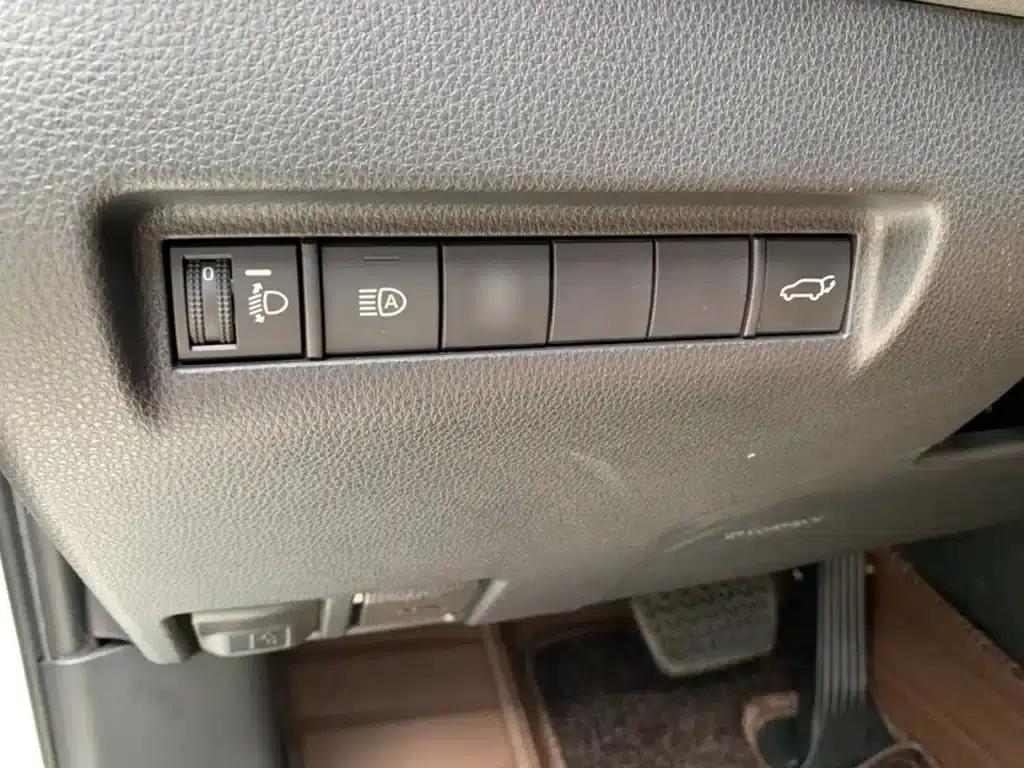 Venza 2022 2.0L CVT 2WD Premium Edition — миниатюра 7