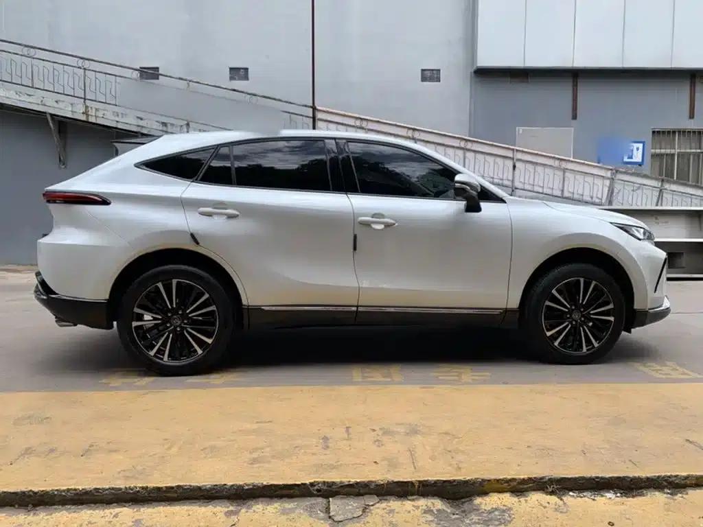 Venza 2022 2.0L CVT 2WD Premium Edition — миниатюра 10