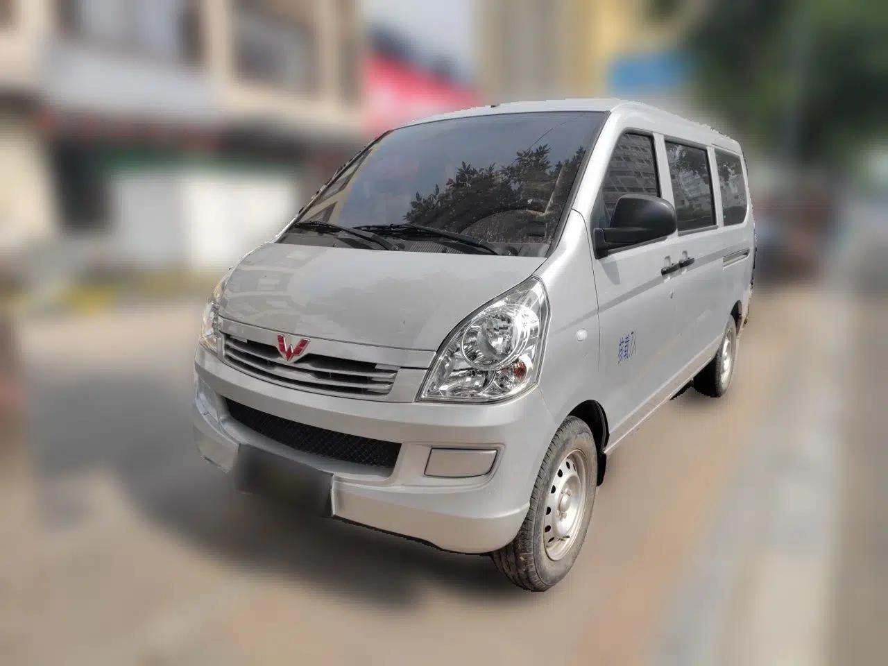 Wuling Rongguang S 2023 1.5L Base Version 5/7 Seats — миниатюра 1