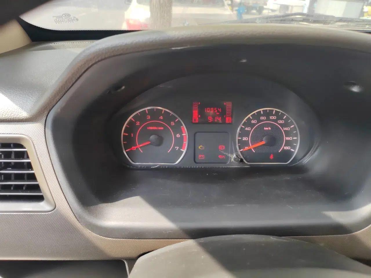 Wuling Rongguang S 2023 1.5L Base Version 5/7 Seats — миниатюра 12