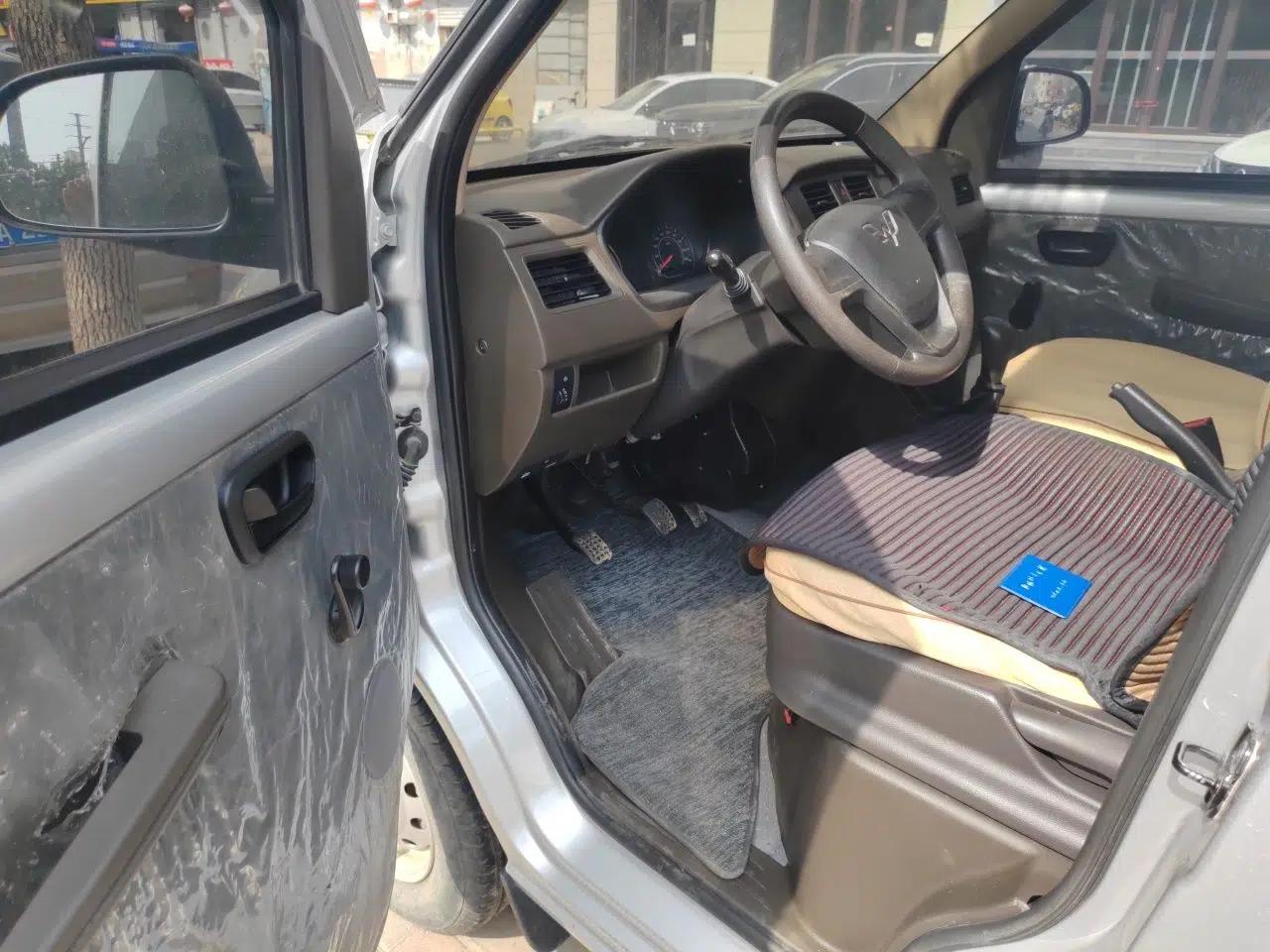 Wuling Rongguang S 2023 1.5L Base Version 5/7 Seats — миниатюра 16