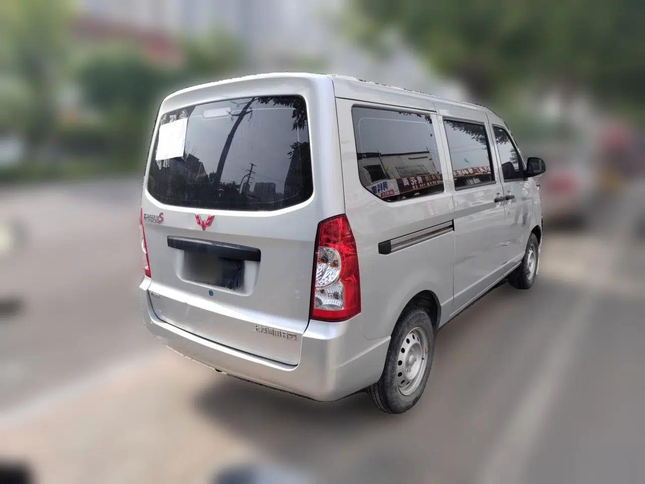 Wuling Rongguang S 2023 1.5L Base Version 5/7 Seats — миниатюра 6