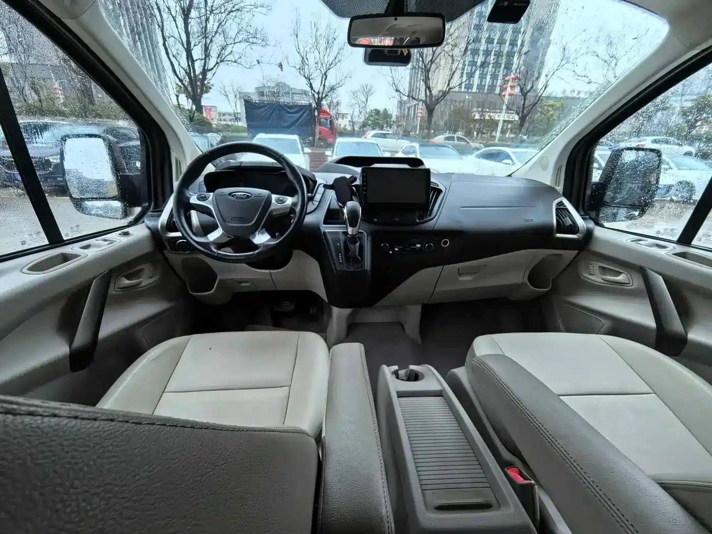 Tourneo 2017 2.0T Automatic Elite Edition — миниатюра 17