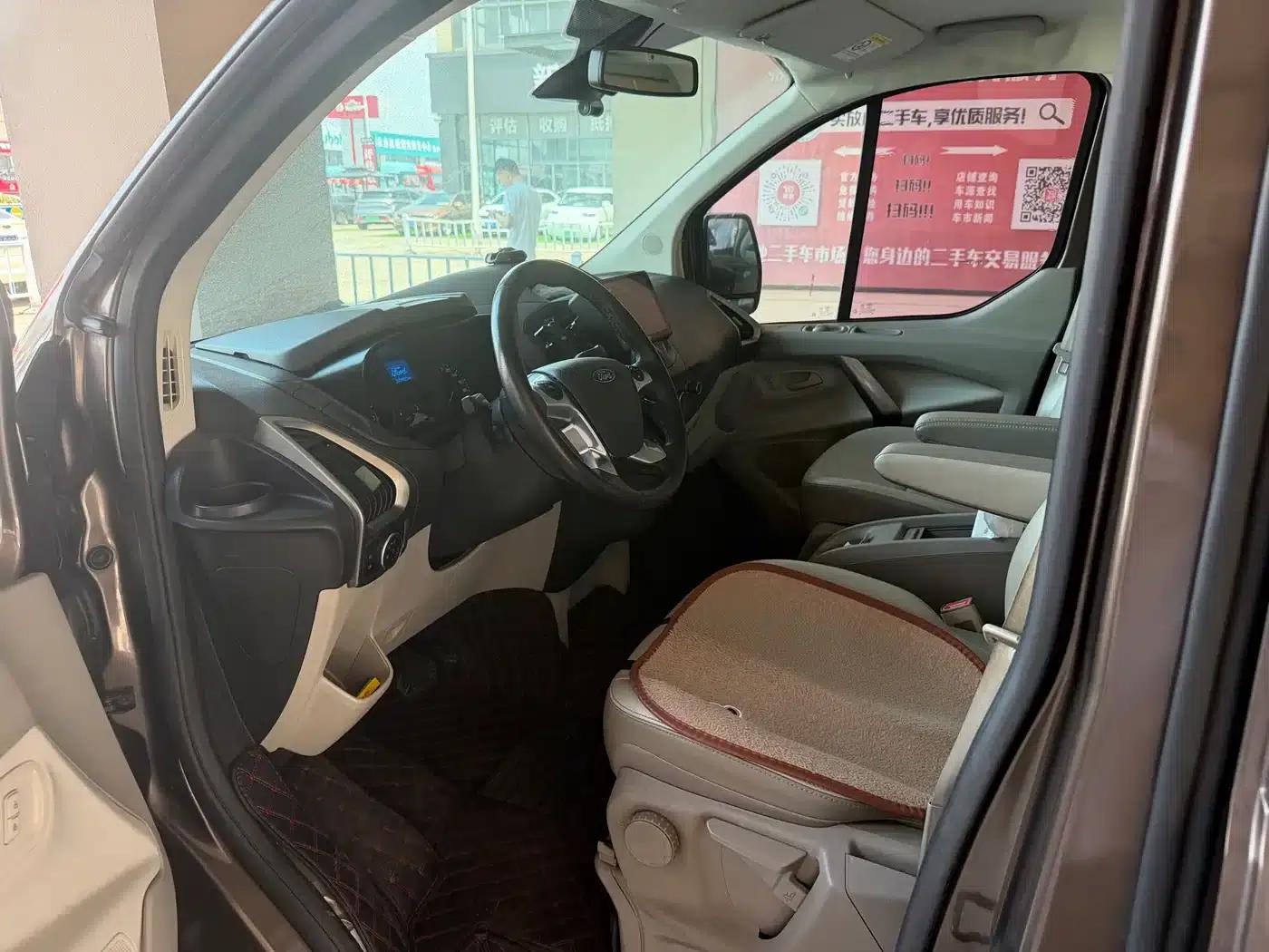 Tourneo 2017 2.0T Automatic Elite Edition — миниатюра 3