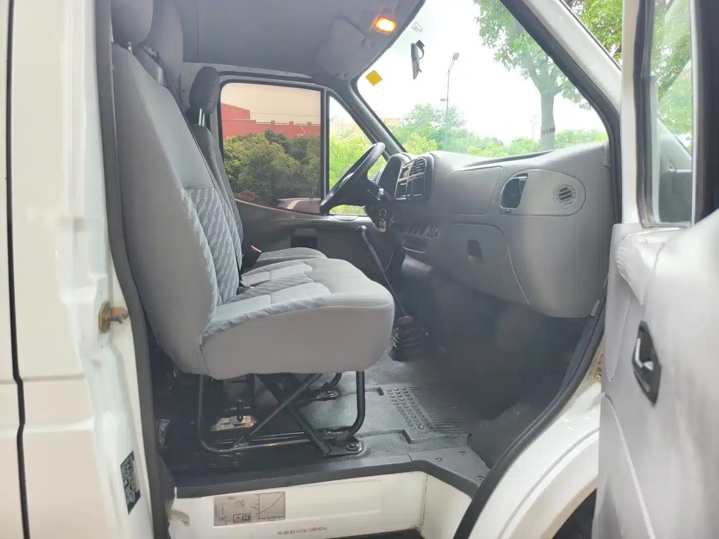 Classic Ford Transit 2013 2.8T Diesel Standard Short Wheelbase Mid-Roof JX493ZLQ4 — миниатюра 6