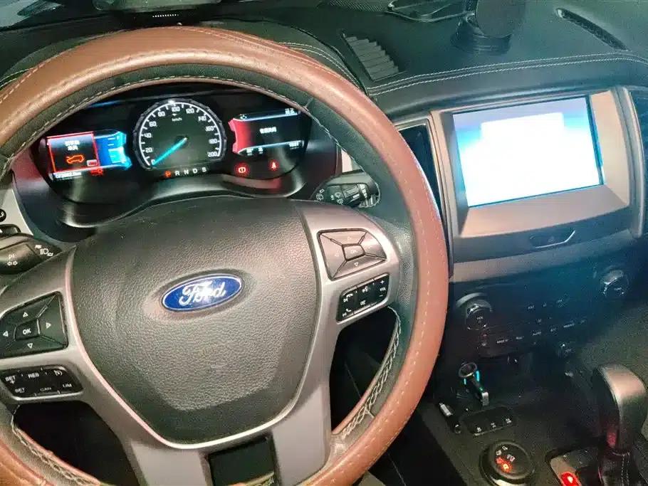 2017 Ford Everest 2.0T Gasoline Automatic 4WD Luxury 7-Seater — миниатюра 12