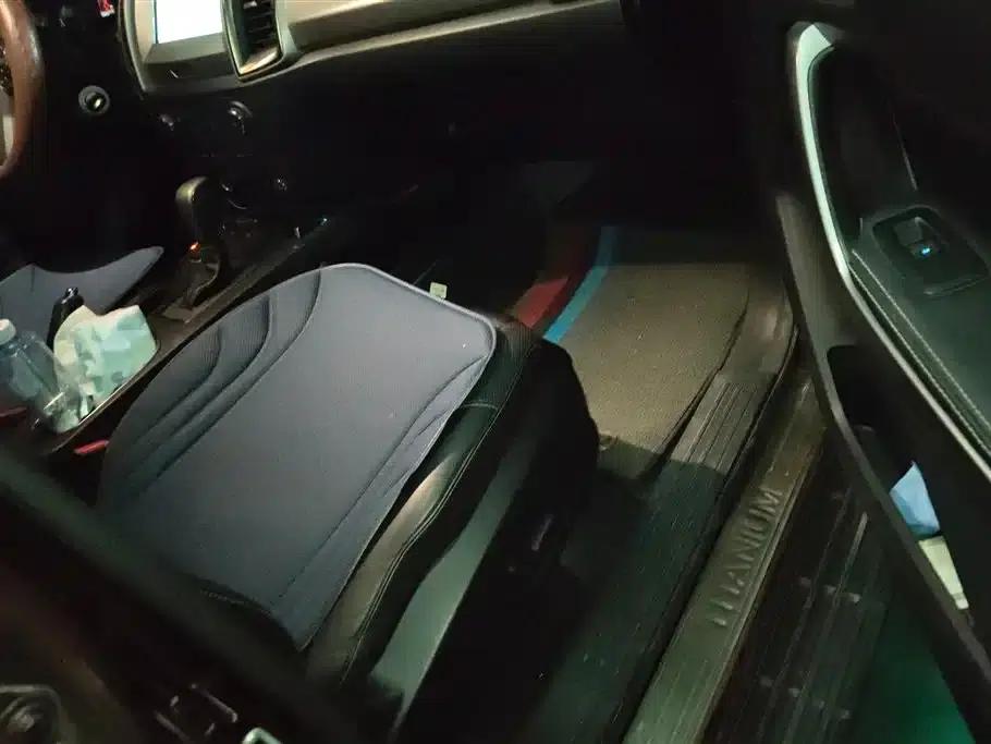 2017 Ford Everest 2.0T Gasoline Automatic 4WD Luxury 7-Seater — миниатюра 8