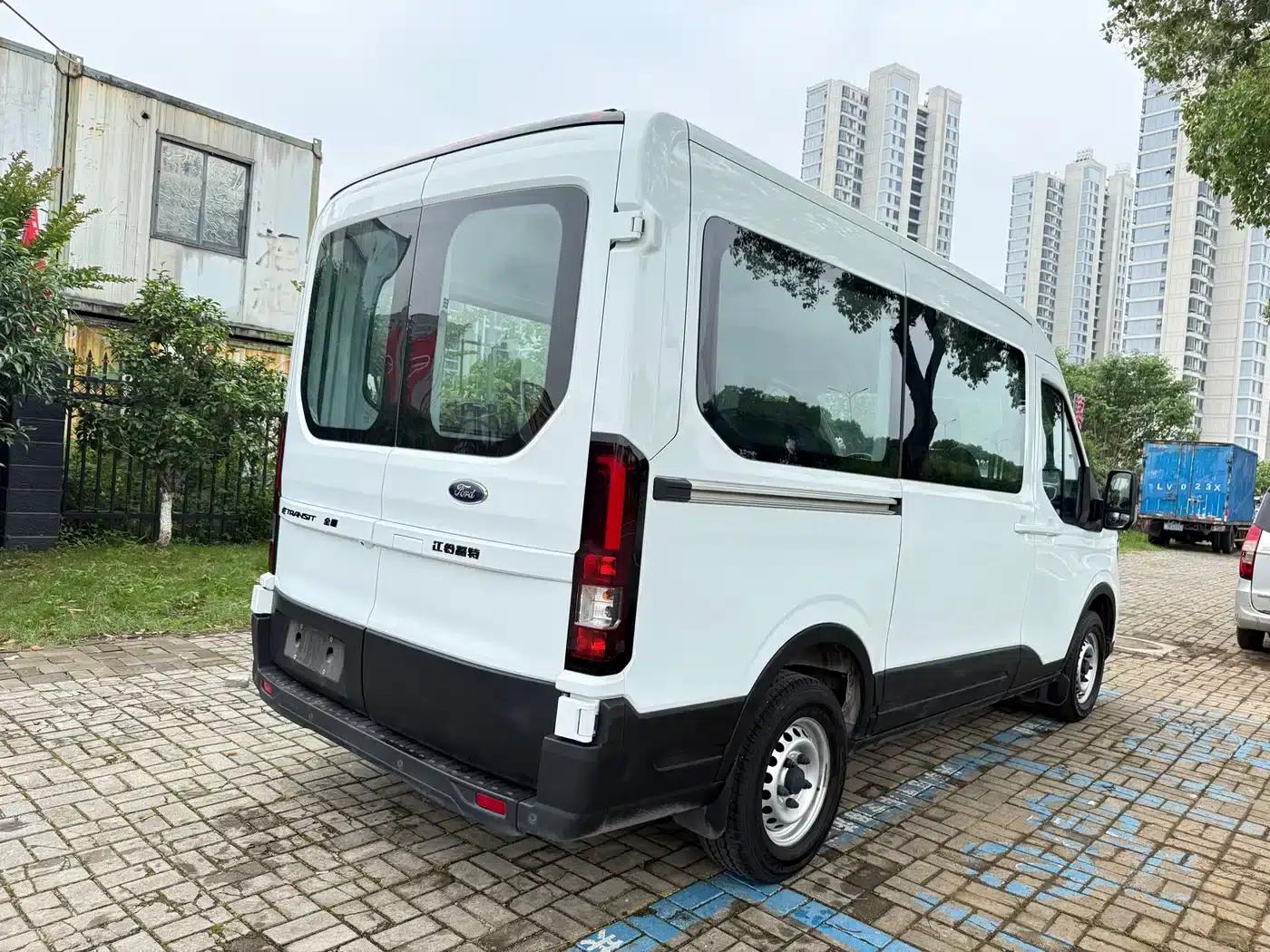 E-Transit 2024 Multipurpose Passenger Vehicle, Central Wheelbase, Central Roof, 6 Seats, 100.96kWh — миниатюра 10