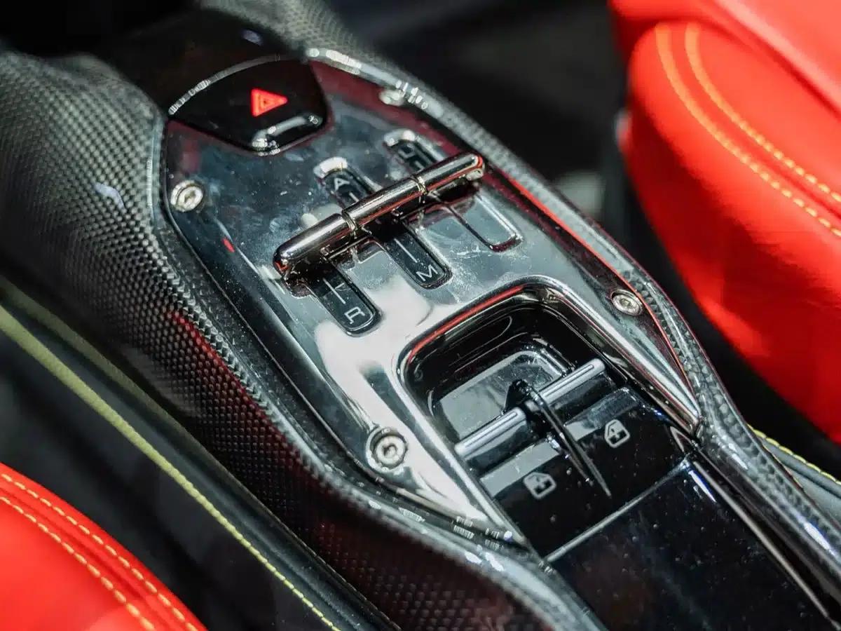 SF90 2020 3.9T V8 Stradale — миниатюра 13