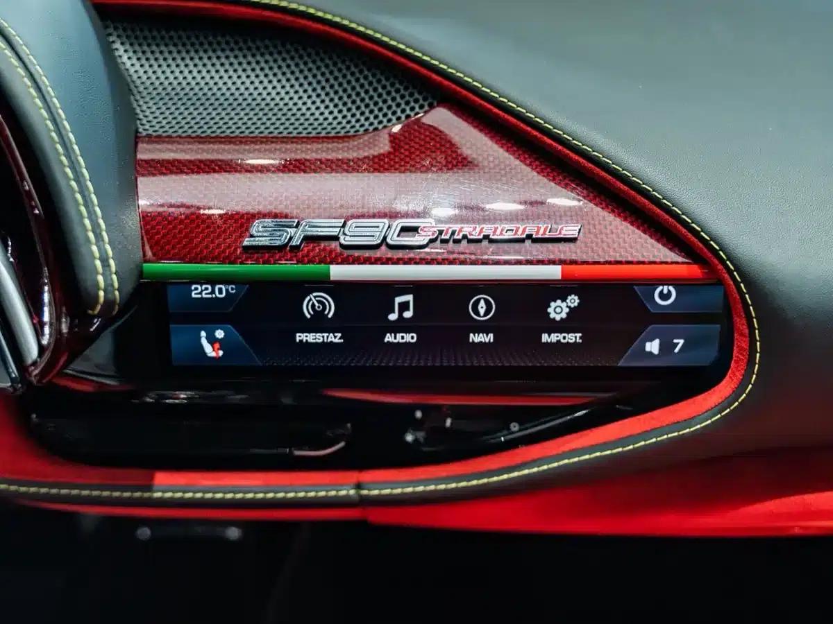 SF90 2020 3.9T V8 Stradale — миниатюра 16