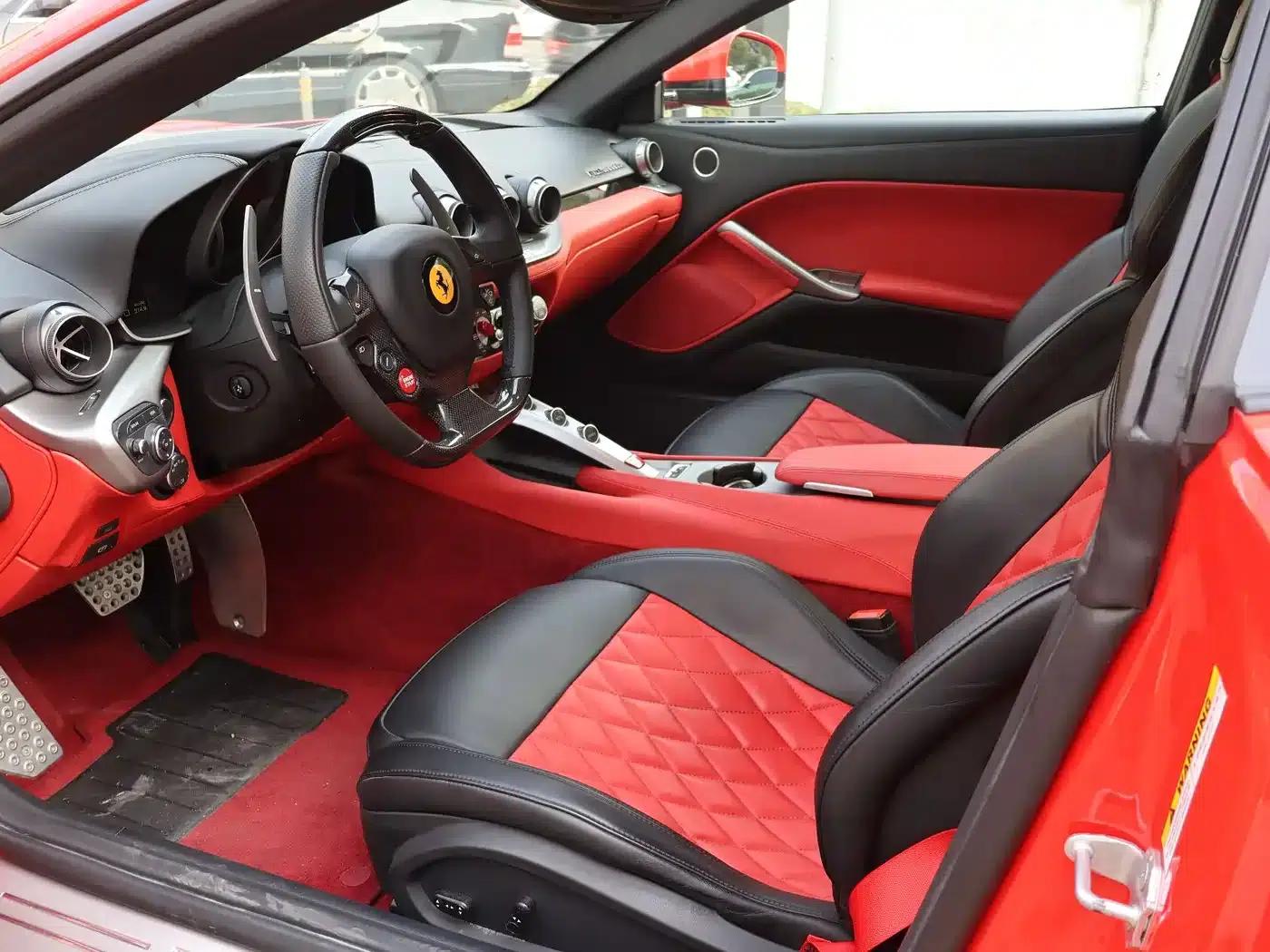2013 F12berlinetta 6.3L Standard Model — миниатюра 4
