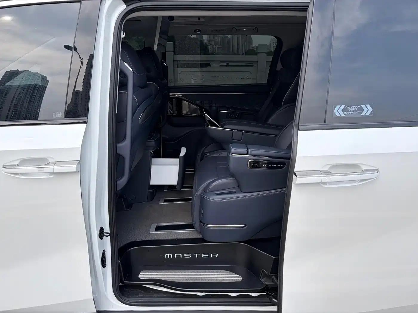 Trumpchi Aspiration M8 2025 Qiankun Series Ultra First Class — миниатюра 9