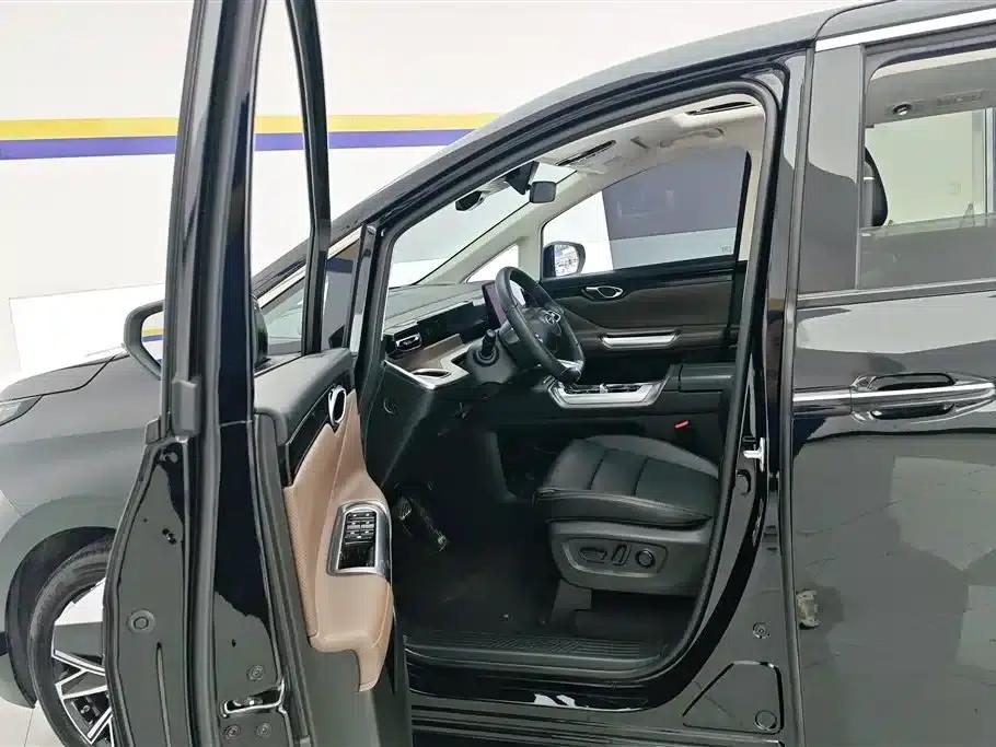 Trumpchi E8 2024 Glory Series 2.0L Glory Edition — миниатюра 9