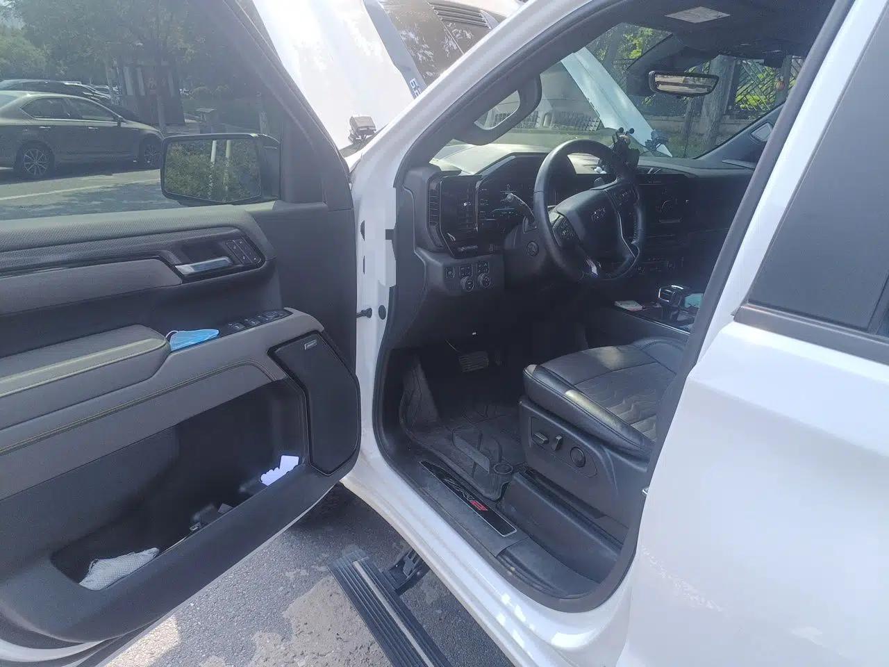 Chevrolet Silverado Silverado 5‑Seater 6.2L Automatic with Sunroof Pickup — миниатюра 16
