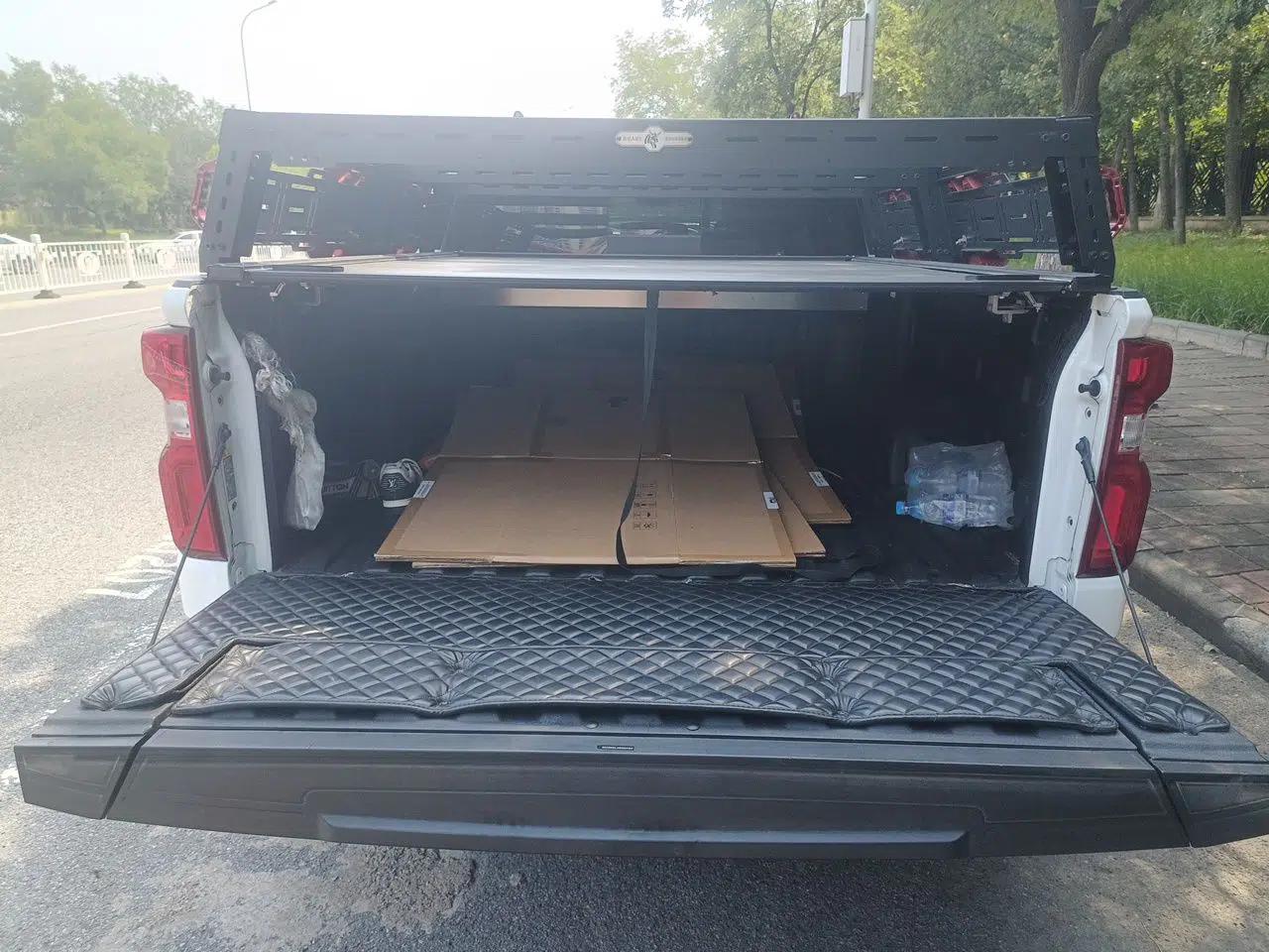 Chevrolet Silverado Silverado 5‑Seater 6.2L Automatic with Sunroof Pickup — миниатюра 19