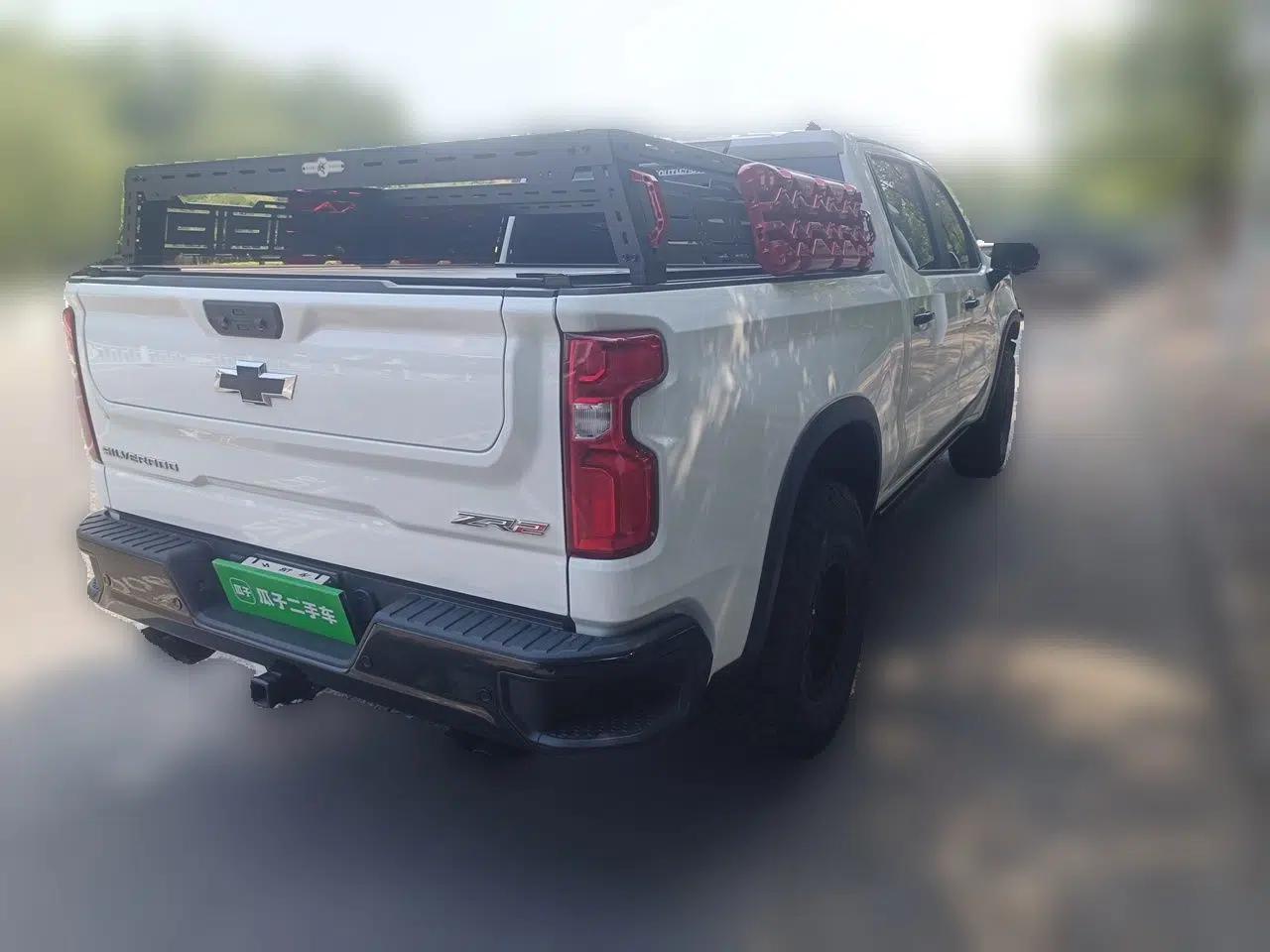Chevrolet Silverado Silverado 5‑Seater 6.2L Automatic with Sunroof Pickup — миниатюра 6