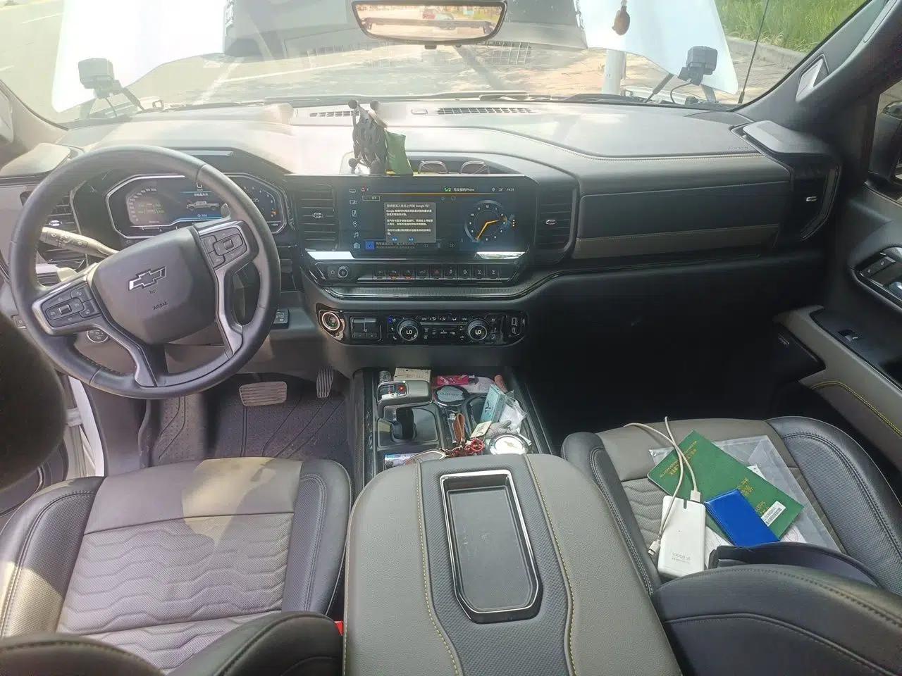 Chevrolet Silverado Silverado 5‑Seater 6.2L Automatic with Sunroof Pickup — миниатюра 9