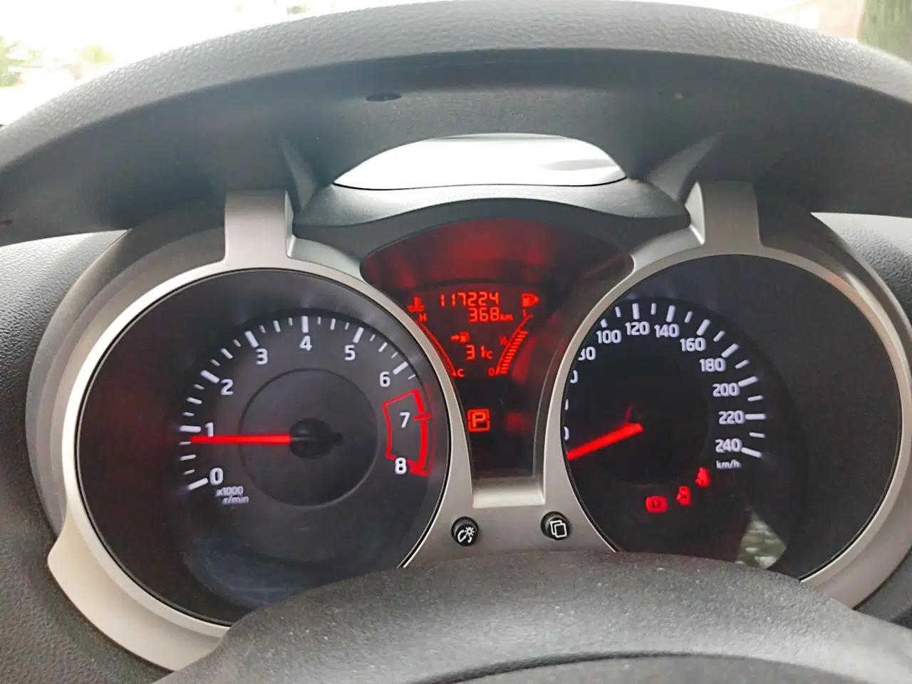 Infiniti ESQ 2014 1.6L Spontaneous Edition — миниатюра 12