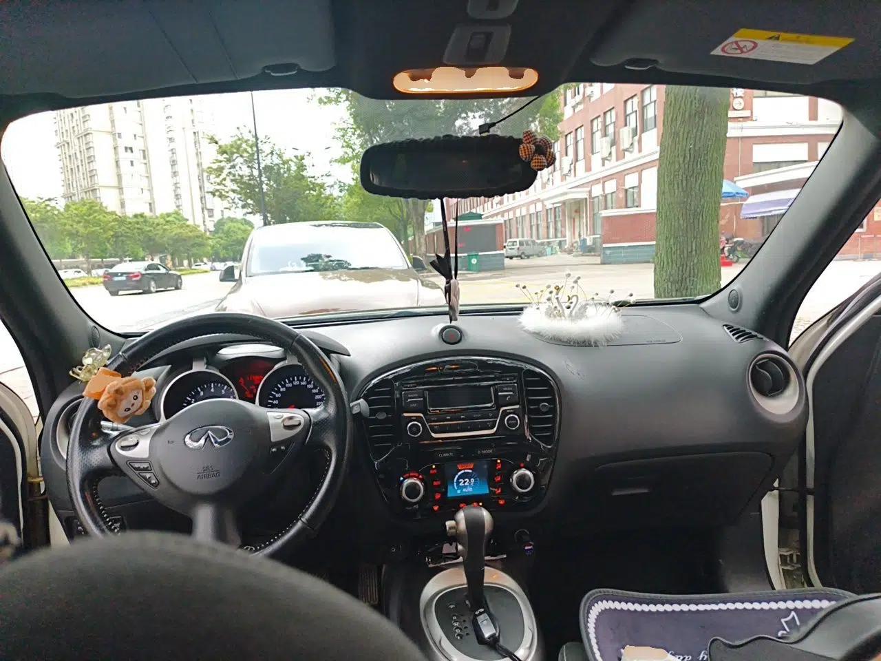 Infiniti ESQ 2014 1.6L Spontaneous Edition — миниатюра 9