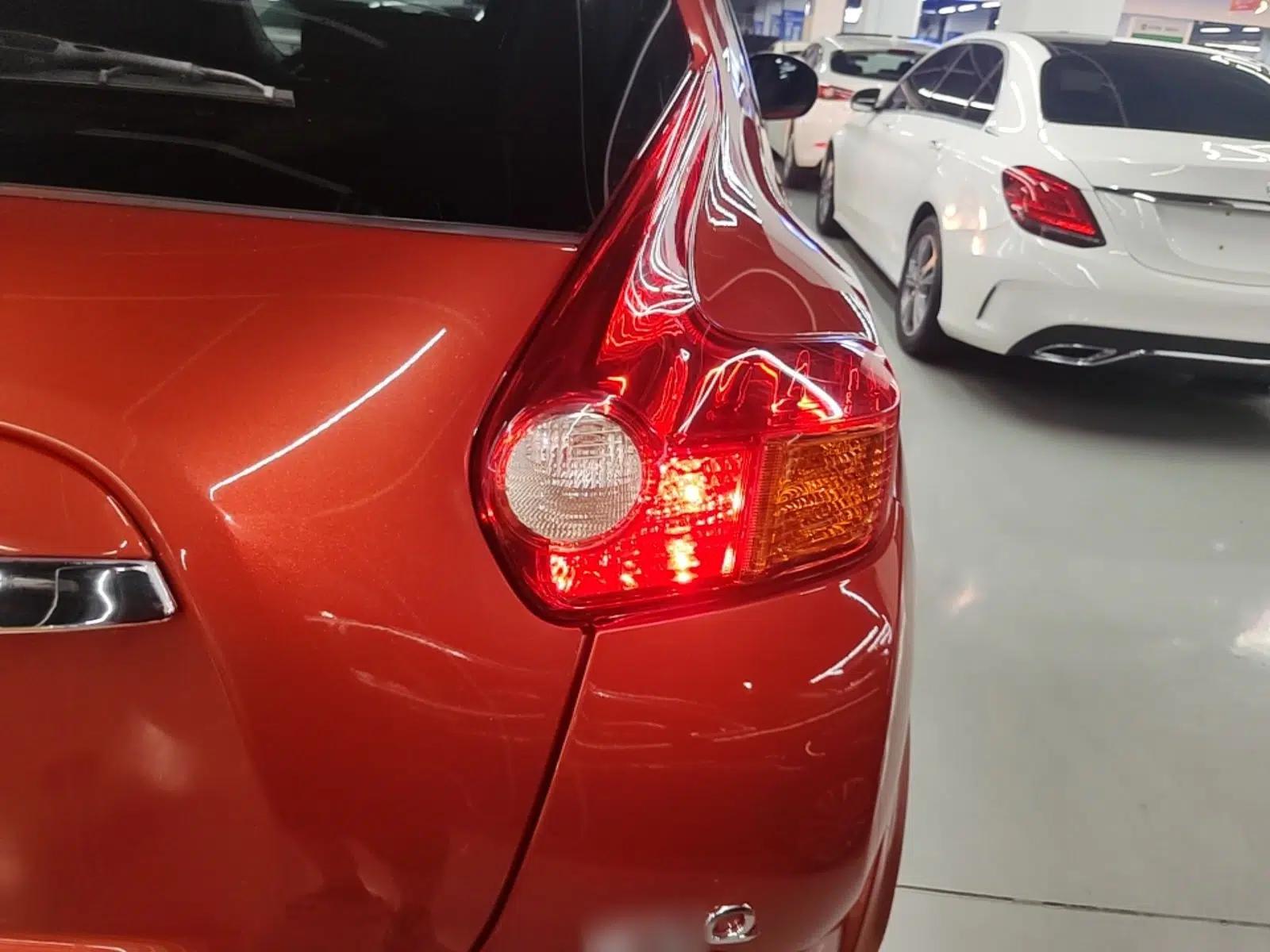 Infiniti ESQ 2014 1.6L Spontaneous Edition — миниатюра 14