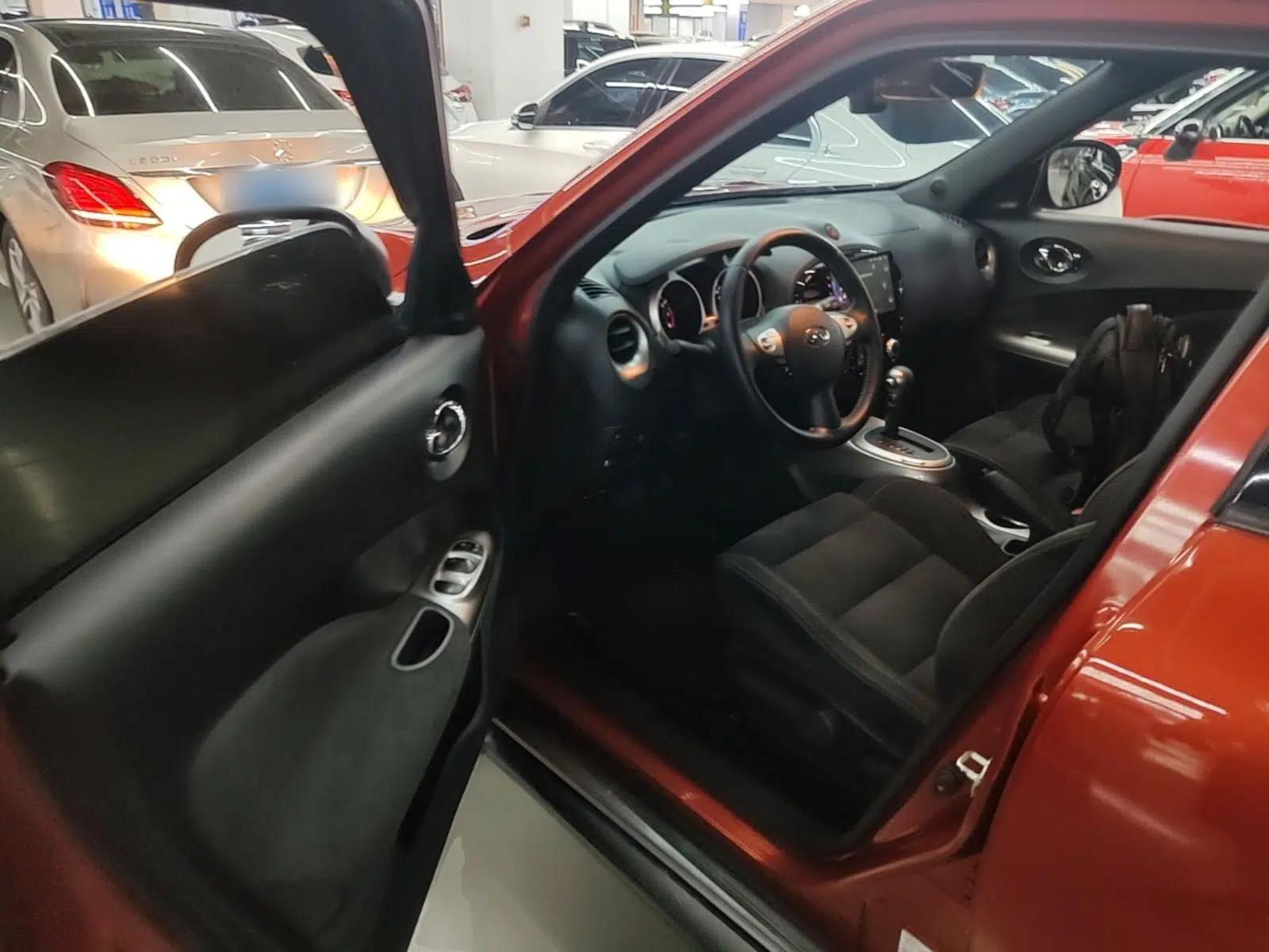 Infiniti ESQ 2014 1.6L Spontaneous Edition — миниатюра 23