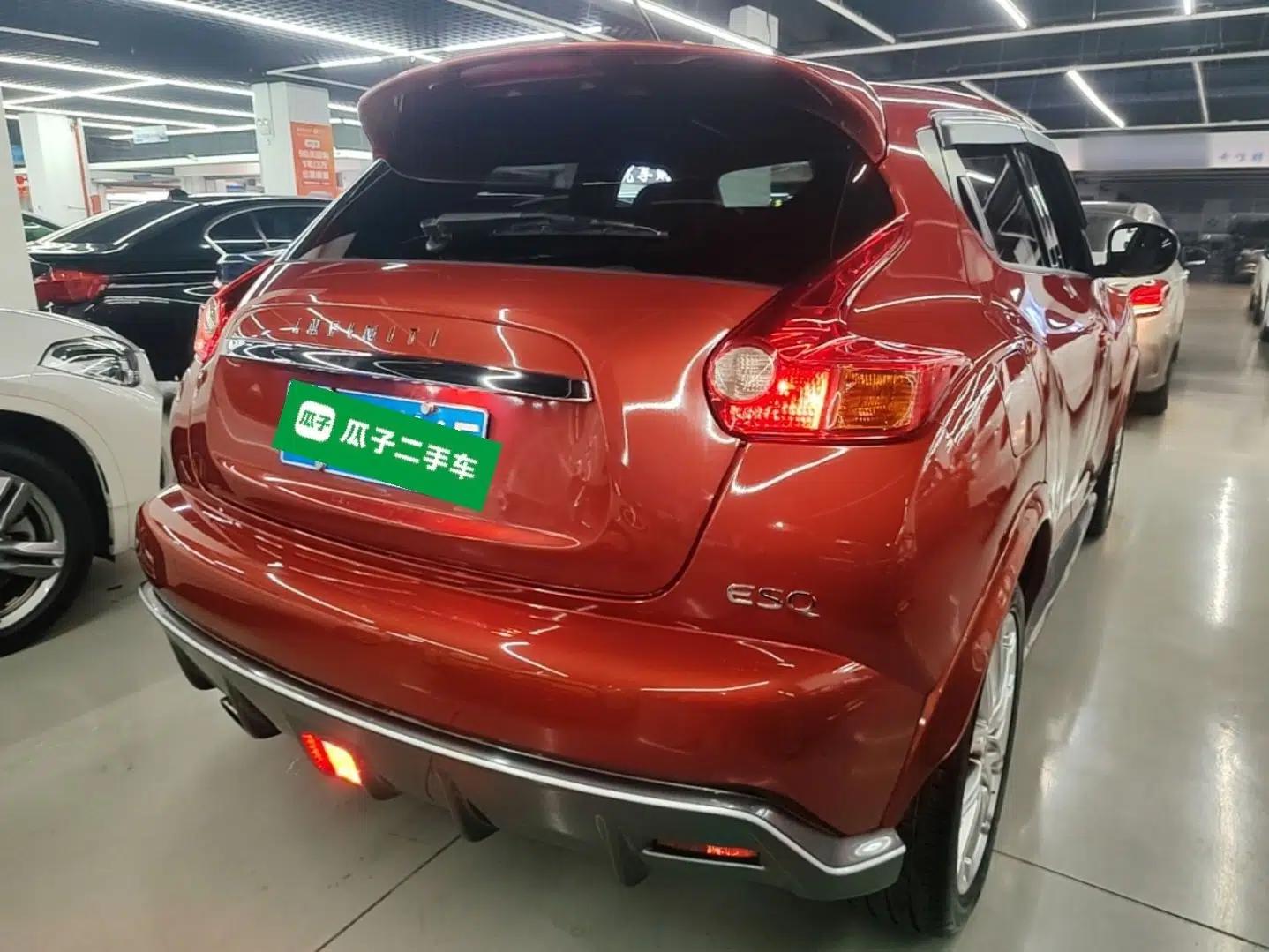 Infiniti ESQ 2014 1.6L Spontaneous Edition — миниатюра 6