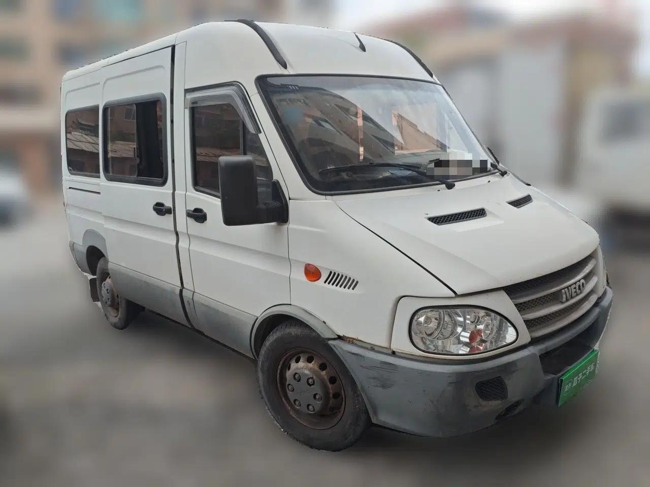 Iveco Power Daily 2017 2.5T Classic A32 Mid-Roof 6-7 Seater Bus 47Z5 — миниатюра 3