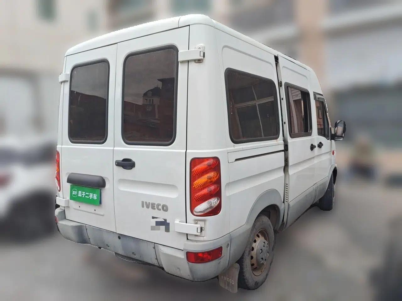 Iveco Power Daily 2017 2.5T Classic A32 Mid-Roof 6-7 Seater Bus 47Z5 — миниатюра 6