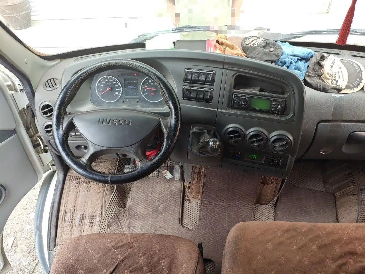 Iveco Power Daily 2017 2.5T Classic A32 Mid-Roof 6-7 Seater Bus 47Z5 — миниатюра 9