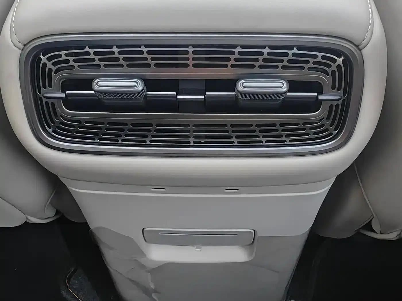 Hongqi HS6 PHEV 2026 Model 240 Intelligent Hybrid — миниатюра 11