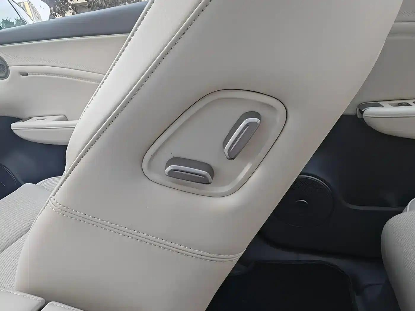 Hongqi HS6 PHEV 2026 Model 240 Intelligent Hybrid — миниатюра 14