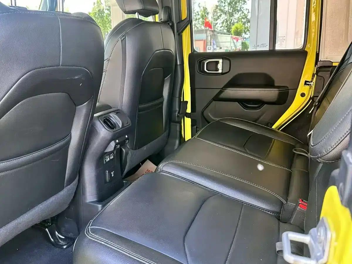 Jeep Wrangler New Energy 2022 Model 4-Door 2.0T 4xe Sahara Fluorescent Yellow Limited Edition — миниатюра 5
